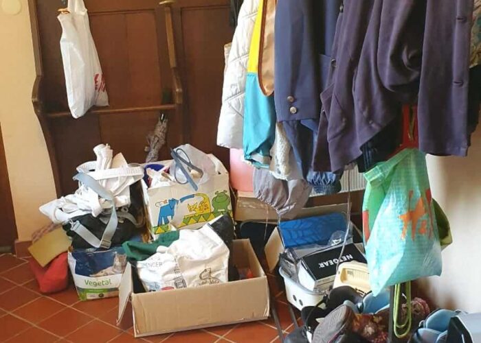 Pièce très encombrée qui n'attend que les 3 mois pour désencombrer.